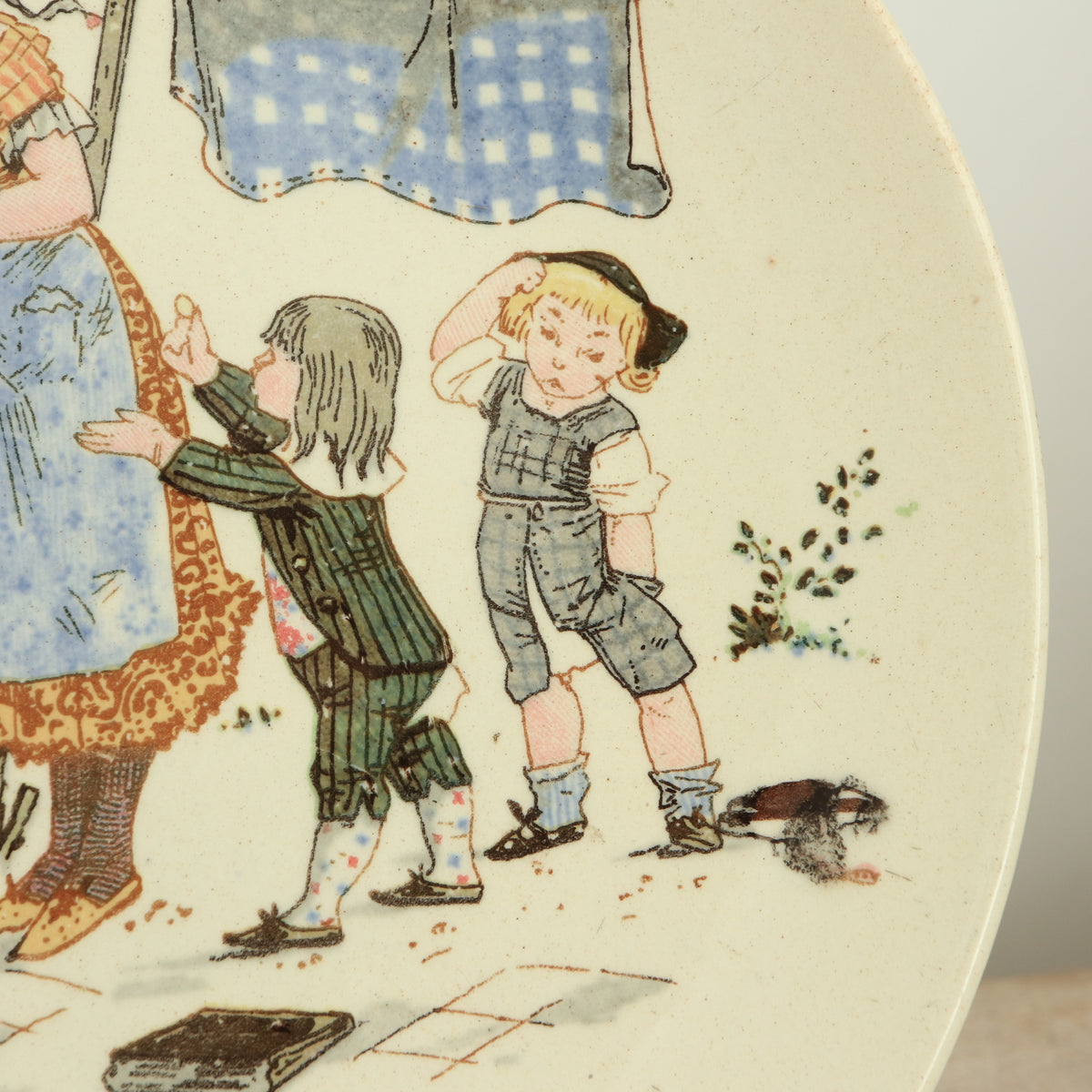 アンティークプレート Froment Richard フライドフィッシュの行商人 La Marchande de Friture フランス サルグミンヌ製 U&C SARREGUEMINES