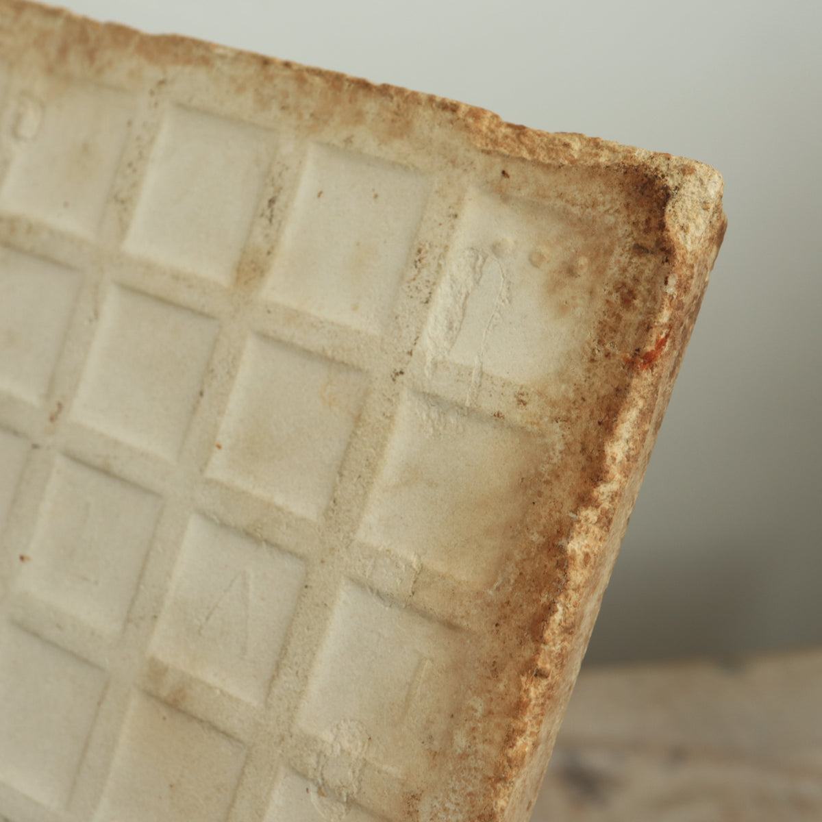 アンティーク タイル 猫とウサギ フランス クレイユモントロー製 Creil Montereau