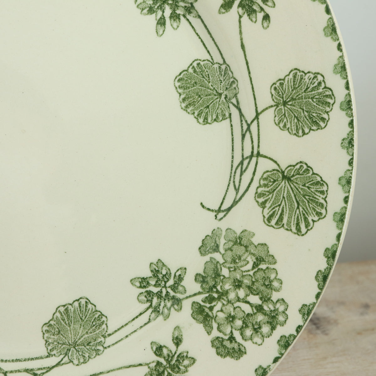 アンティークプレート ゼラニウム デザート皿 GERANIUM フランス サルグミンヌ製 U&C SARREGUEMINES
