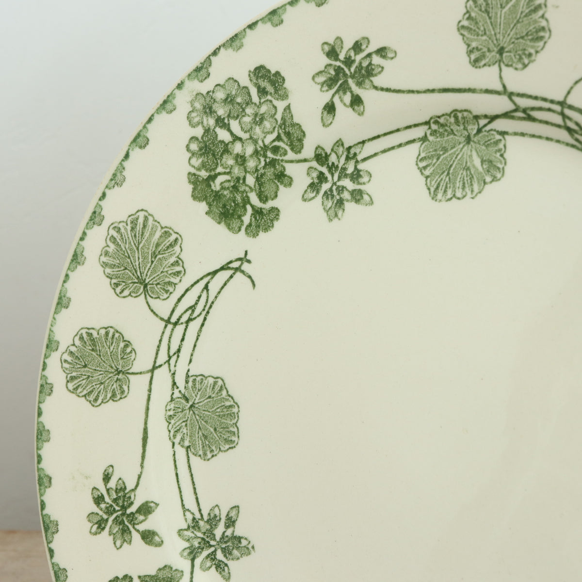 アンティークプレート ゼラニウム デザート皿 GERANIUM フランス サルグミンヌ製 U&C SARREGUEMINES