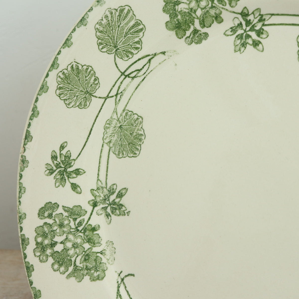 アンティークプレート ゼラニウム デザート皿 GERANIUM フランス サルグミンヌ製 U&C SARREGUEMINES