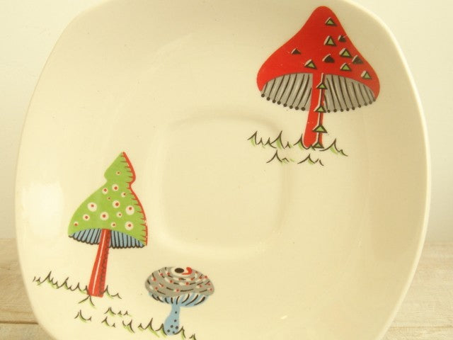 ミッドウィンター 毒キノコ トードストゥール ティーカップ＆ソーサー MIDWINTER Toad Stools