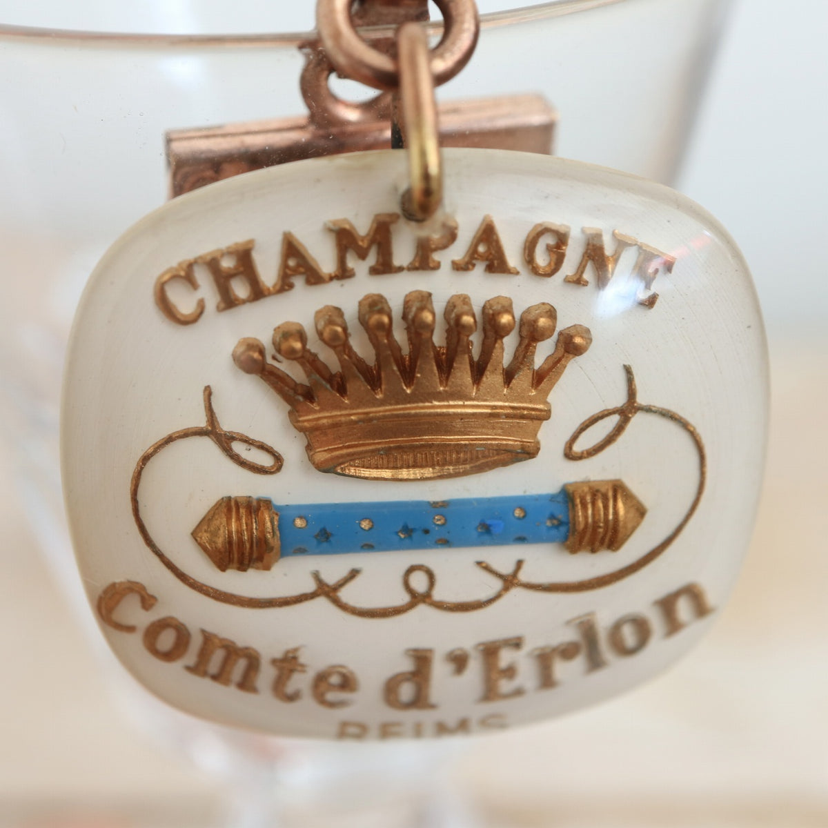 ブルボンキーホルダー シャンパン CHAMPAGNE COMTE D'ERLON REIMS