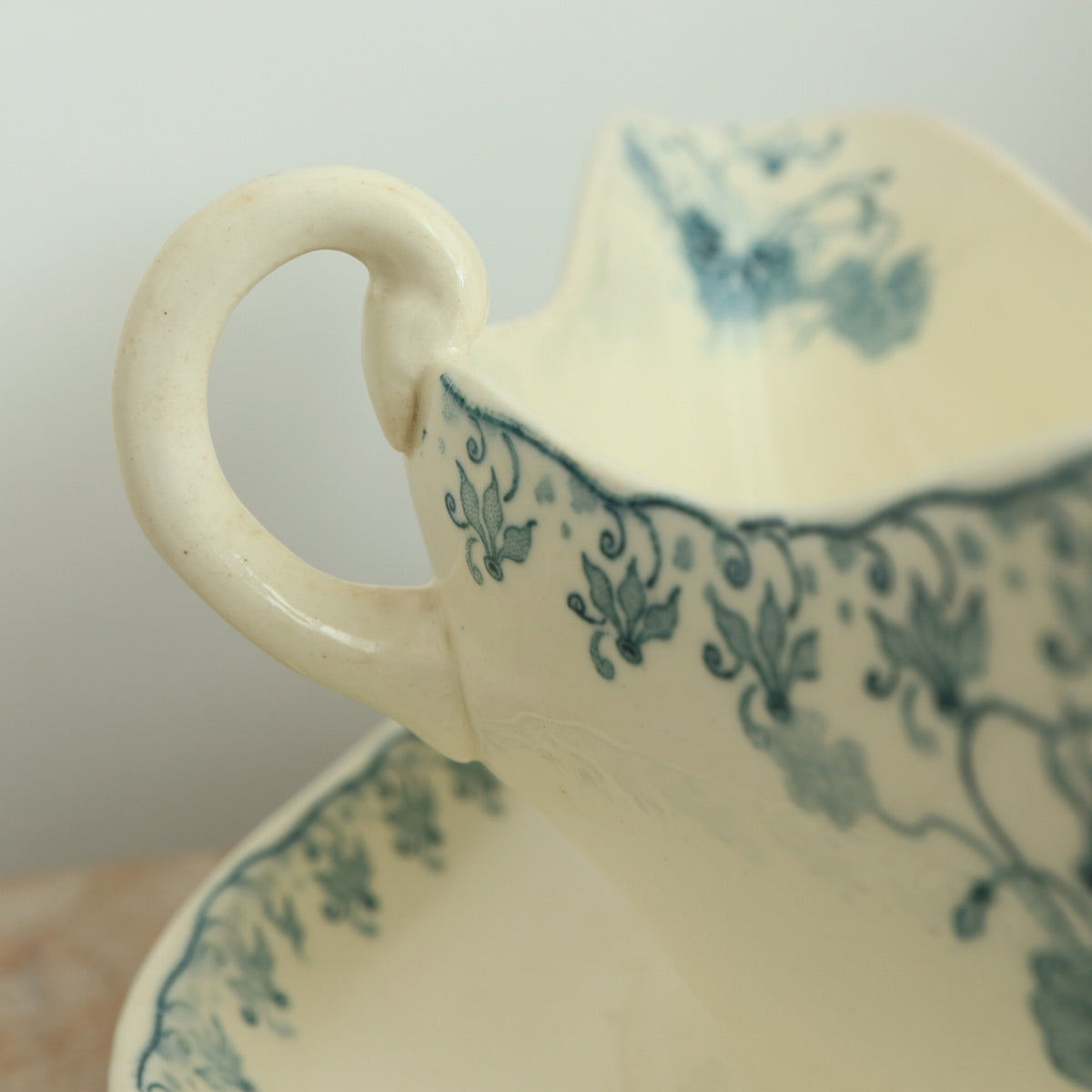 アンティーク ソーシエール シクラメン CYCLAMEN フランス ショワジールロワ製 CHOISY LE ROI